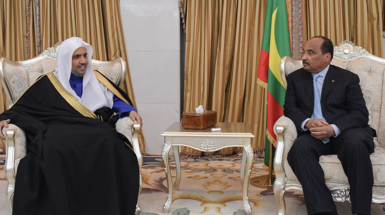 فخامة الرئيس الموريتاني السيد محمد ولد عبدالعزيز يستقبل صاحب الفضيلة والمعالي الشيخ الدكتور محمد بن عبد الكريم العيسى في قصر الرئاسة في نواكشوط