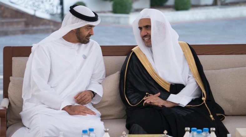 صاحب السمو الشيخ محمد بن زايد آل نهيان رئيس دولة الإمارات العربية المتحدة، خلال استقباله صاحب الفضيلة والمعالي الشيخ الدكتور محمد بن عبد الكريم العيسى