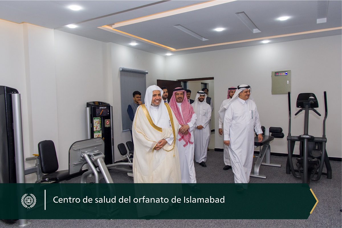 Foto de la celebración del Sheij Dr. Mohammed Al-Issa, SG de la LMI, en la festividad del Aid El Fitr en el orfanato Ali bin Abi Talib en Pakistán, que cuenta con cerca de 4600 huérfanos: