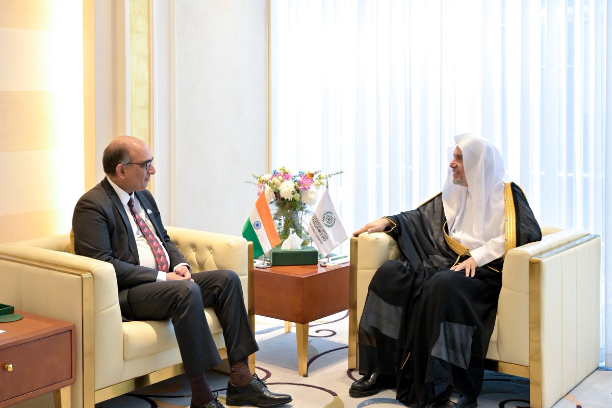 Riyadh, Yang Mulia Sekretaris Jenderal LMD, Syekh Dr. Mohammed Al-Issa , menerima kunjungan Yang Mulia Duta Besar Republik India untuk Kerajaan Arab Saudi, Bapak Vipul