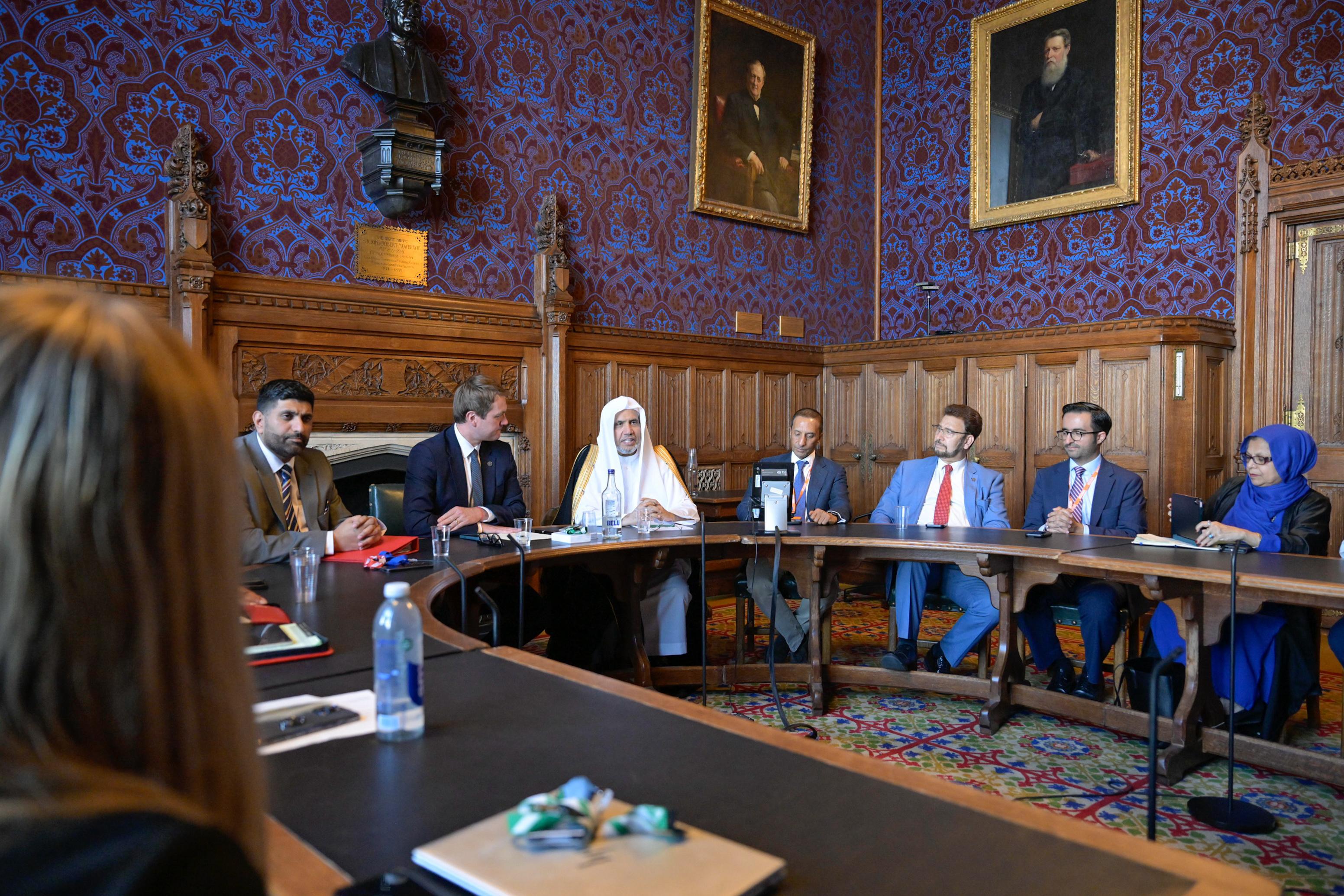 Une première pour un responsable religieux musulman :  Le président et les responsables du Parlement britannique rendent hommage au Secrétaire général de la Ligue islamique mondiale