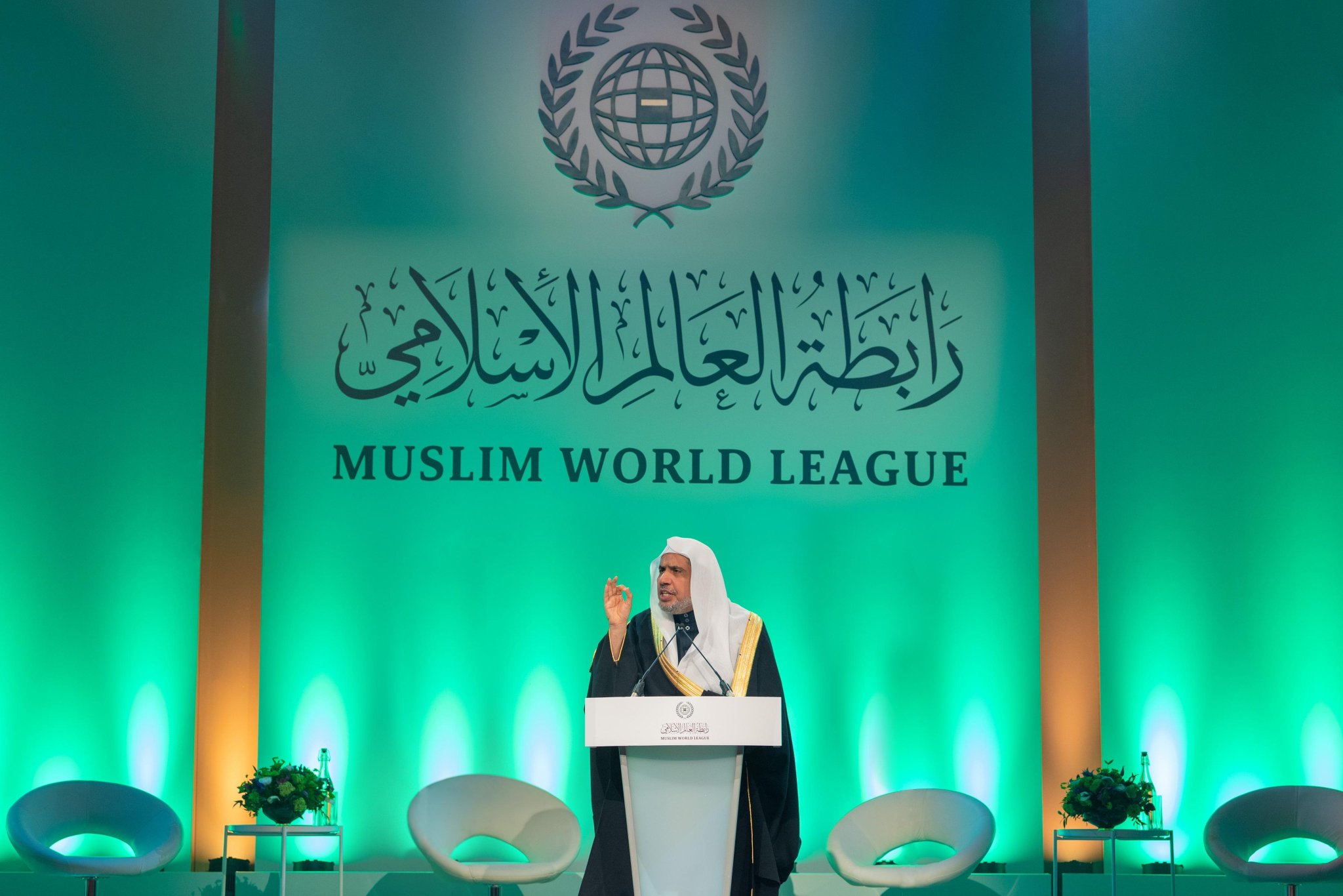 La Charte Mecque, signée par les muftis et les oulémas de la communauté islamique issus de diverses écoles et approuvée par les États membres de l’Organisation de la coopération islamique (OCI), est considérée comme la deuxième charte de ce genre dans l’histoire de l’Islam, après la Charte de Médine signée par notre Prophète Mohamed (paix sur lui)