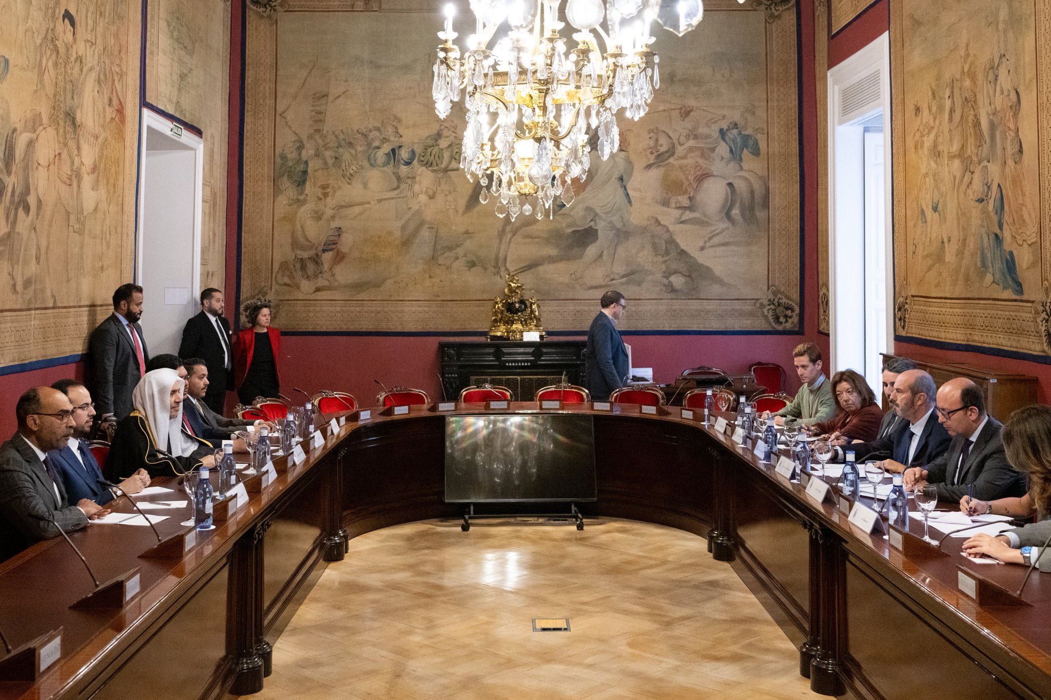 Le cheikh Mohammed Alissa a rencontré, au siège du Sénat espagnol à Madrid, son Président, M. Pedro Rollán