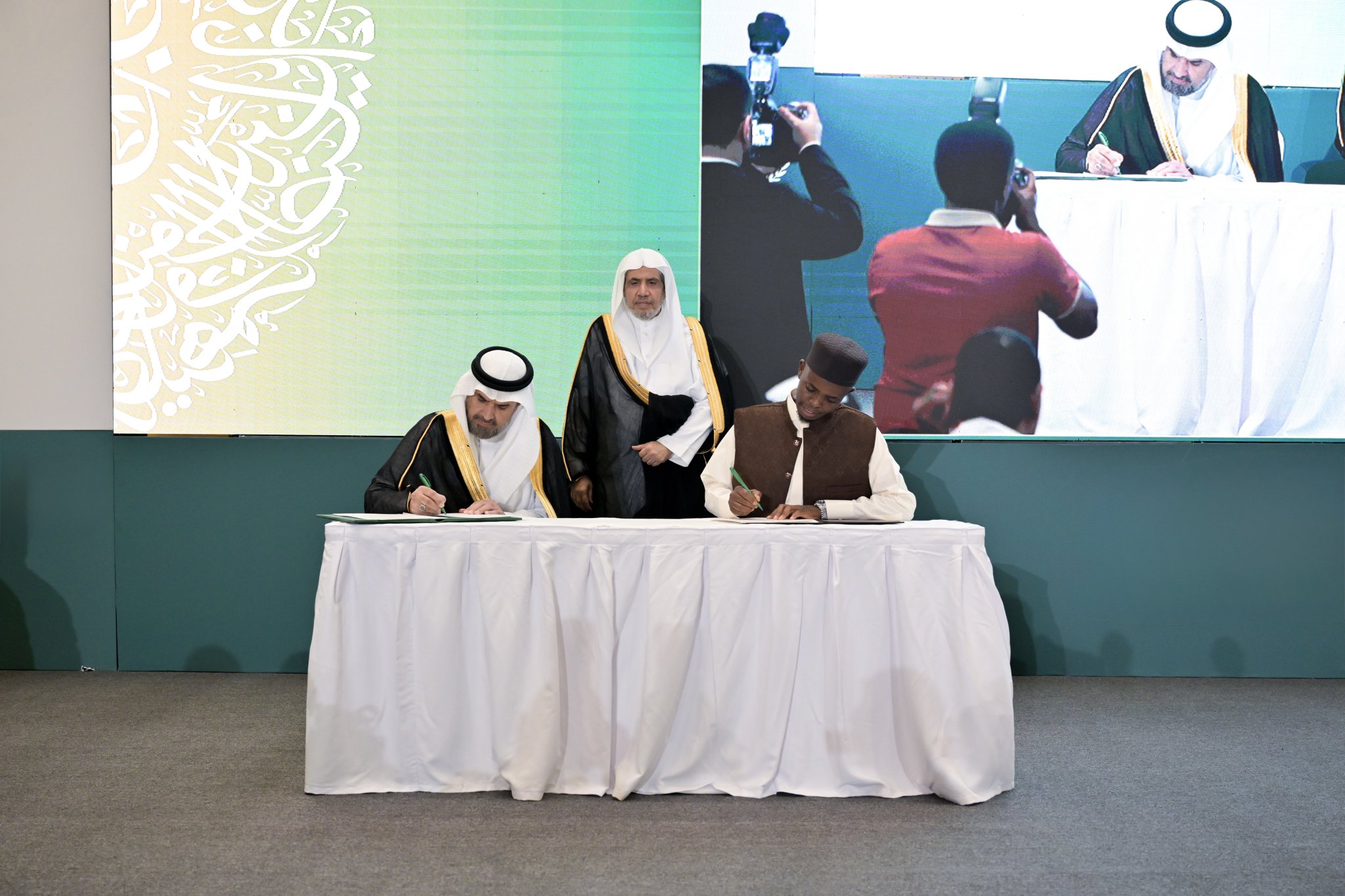 Le Secrétaire général, cheikh Mohammed Al-Issa a assisté à la signature d’un protocole d’accord entre la Ligue islamique mondiale et le Conseil supérieur des affaires islamiques du Rwanda