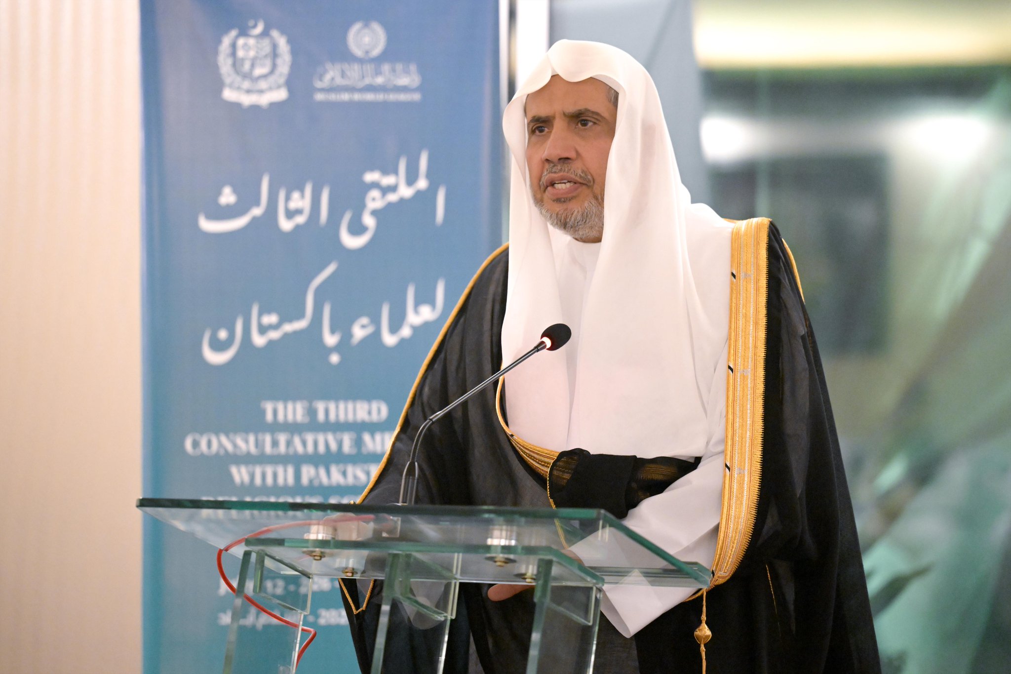 افتتح معالي الأمين العام، رئيس هيئة علماء المسلمين، فضيلة الشيخ د.⁧‫محمد العيسى‬⁩‬⁩ المُلتقى الثالث لعلماء باكستان، وسط حضور أصحاب السماحة والفضيلة كبار علماء جمهورية باكستان الإسلامية