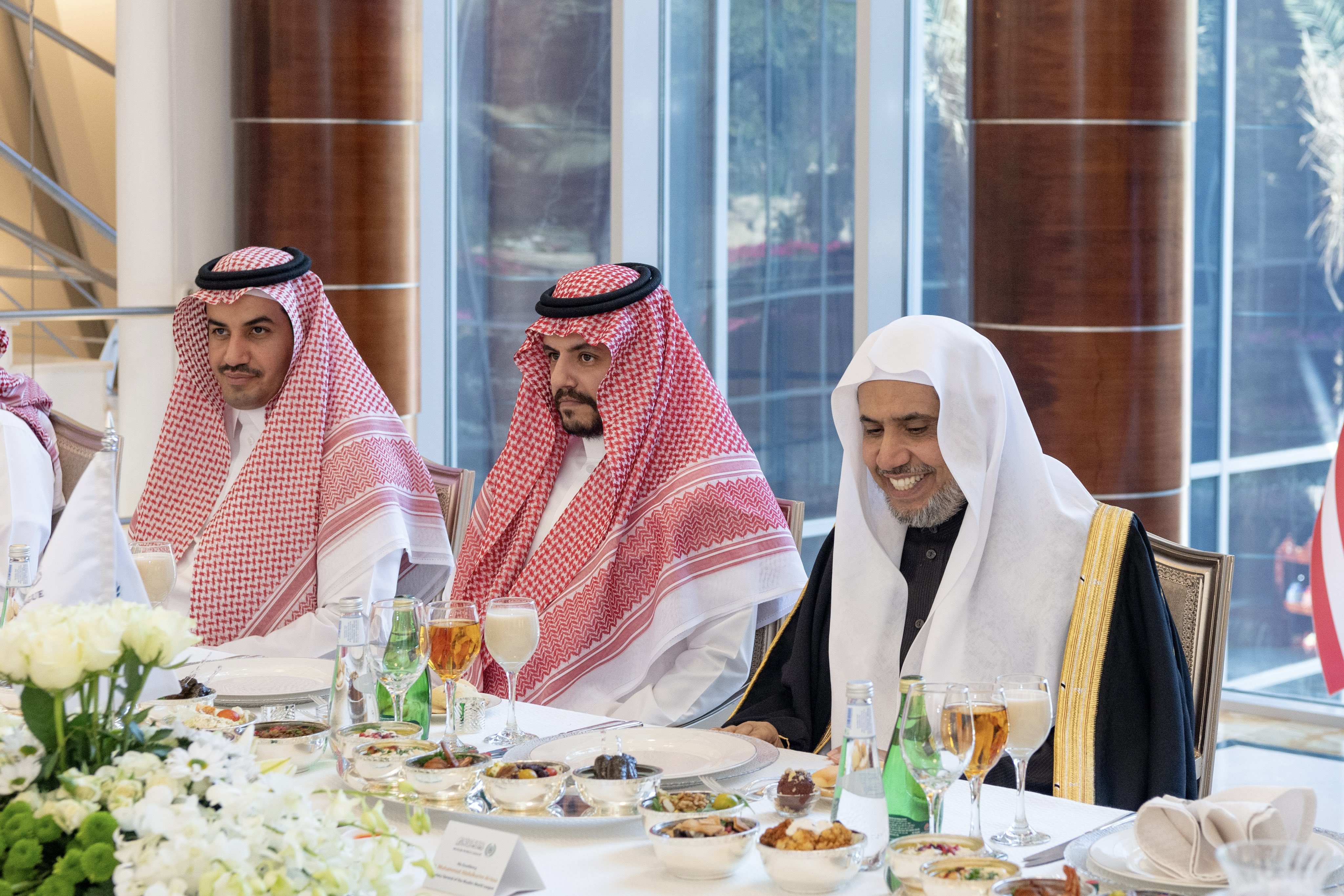 El Secretario General, presidente de la Comisión de Ulemas Musulmanes, el Sheij Mohammed Al-Issa, recibió en Riad a una delegación de miembros demócratas de la Cámara de Representantes de los Estados Unidos.