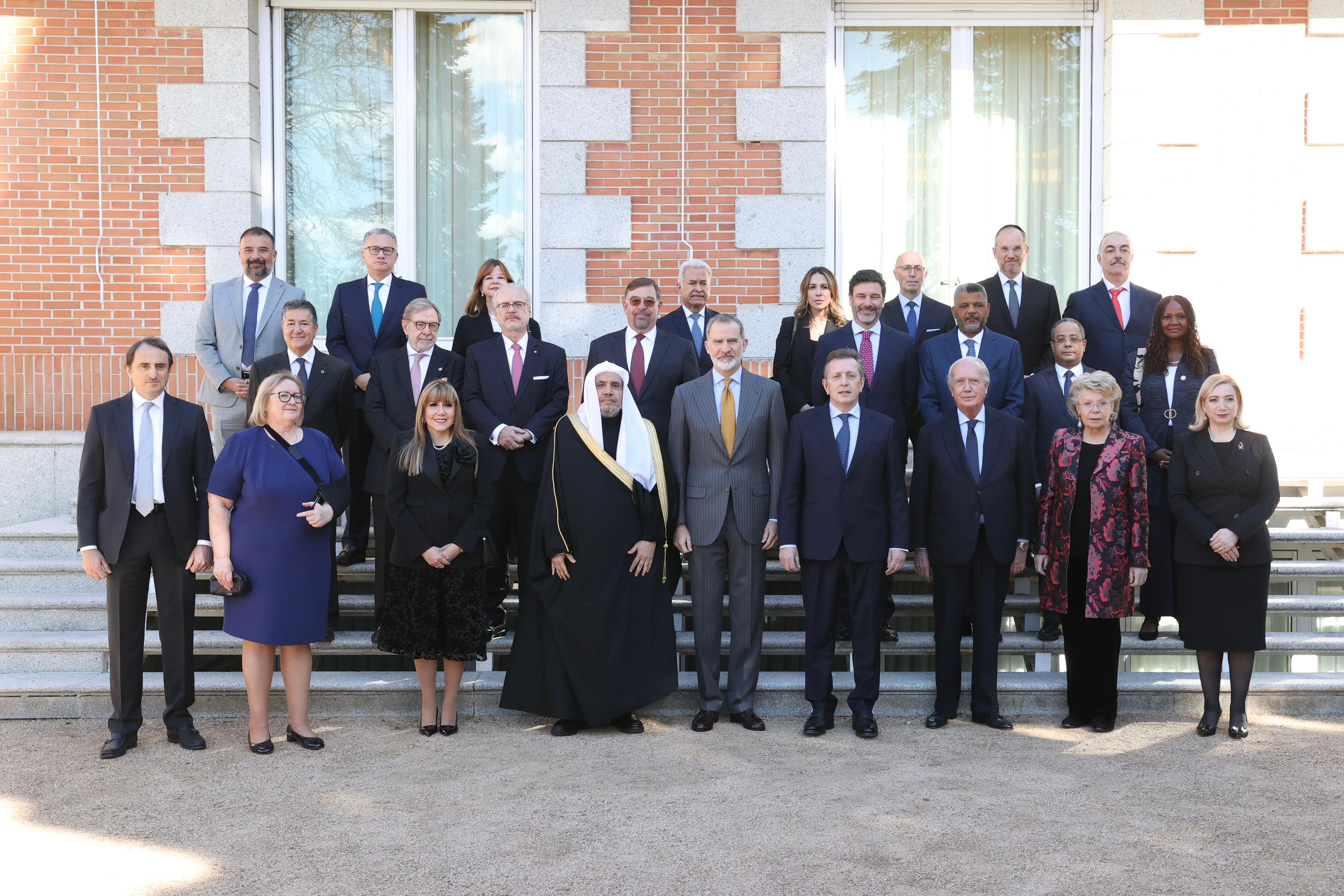 Incluyendo una reunión bilateral especial entre Su Majestad y el SG: