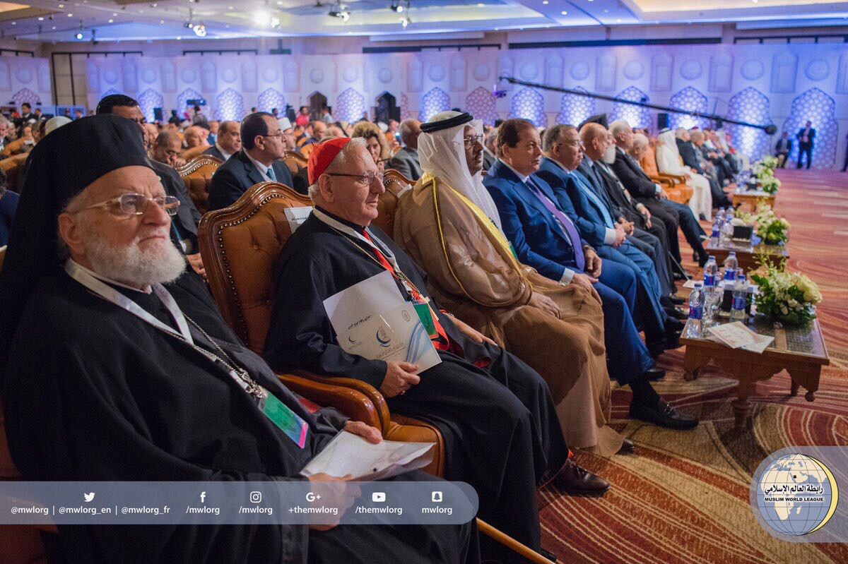‏معالي الأمين العام مخاطباً حضور مؤتمر الأزهر للسلام : (ليس للتطرف مدرسةٌ دينية معيّنة، وقد التحق به 45000 مقاتلٍ من 101 دولة)