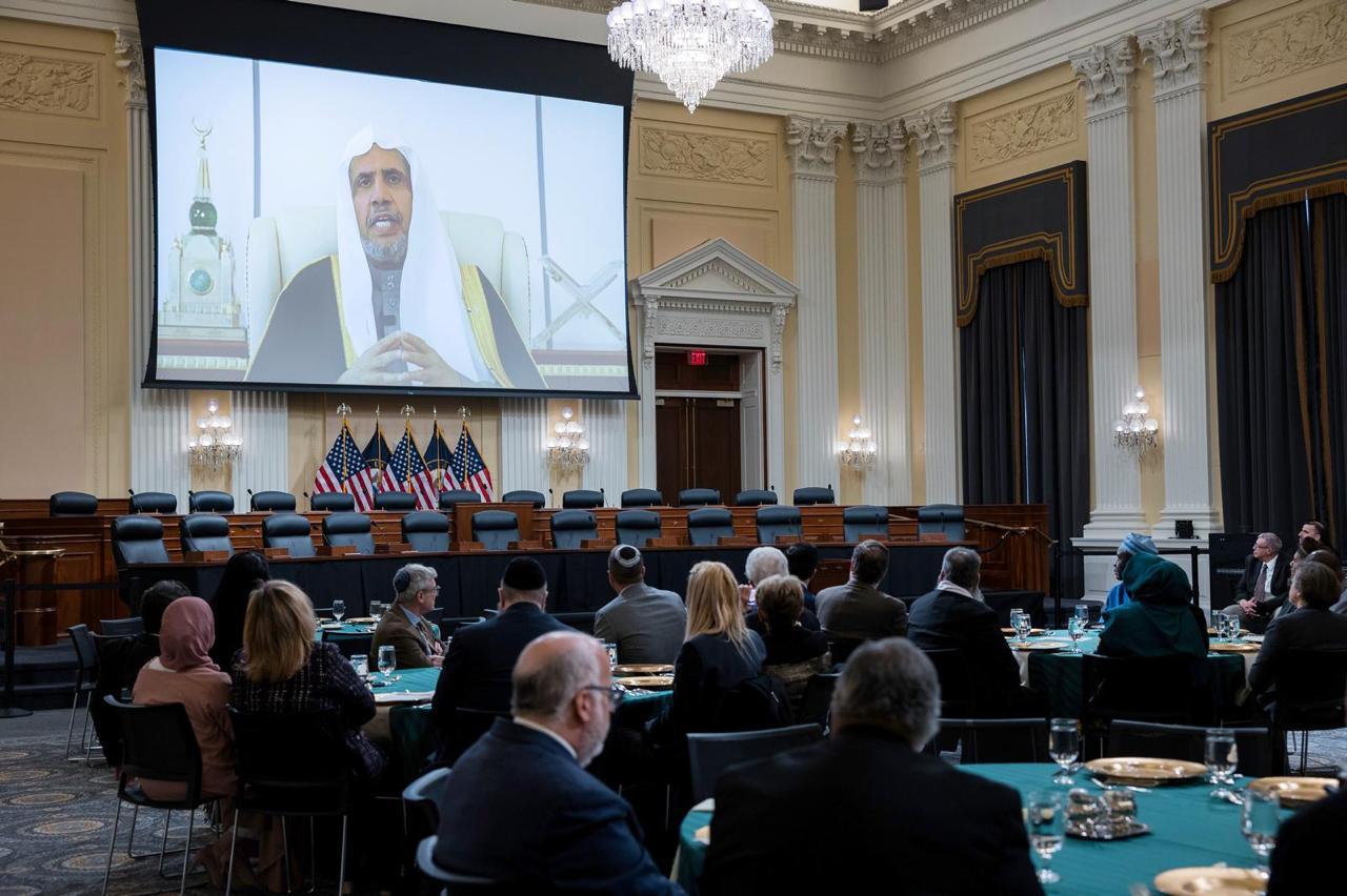La Ligue islamique mondiale rassemble les représentants des religions et les décideurs politiques lors du premier dîner d’iftar du Ramadan au Congrès américain