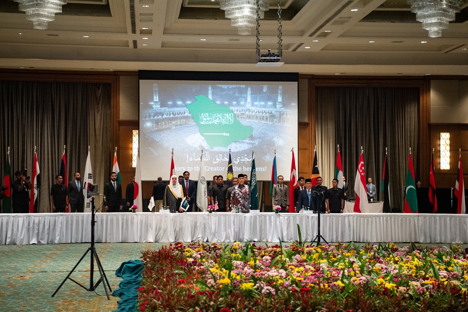 El Secretario General, el Sheij Mohammed Al-Issa, durante la conferencia de prensa con los medios asiáticos, después de la inauguración del "Consejo de Sabios de la ASEAN"