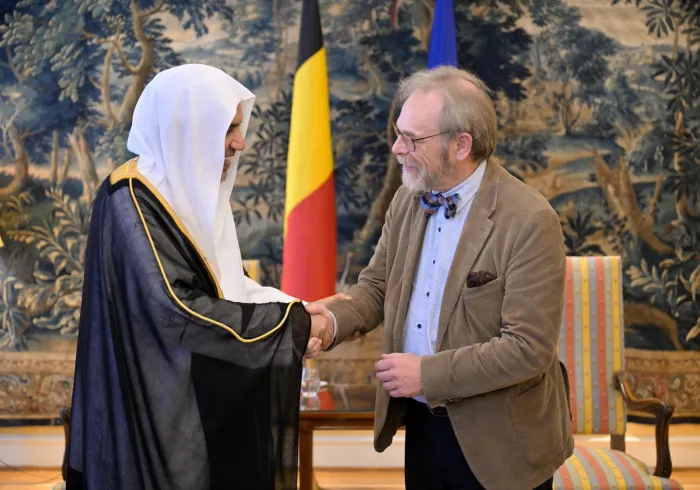 Le Secrétaire général et président de l’Organisation des savants musulmans, le cheikh Mohammed Al-Issa , a rencontré le président du Parlement fédéral belge, M. Peter De Roover, au siège du Parlement, à Bruxelles