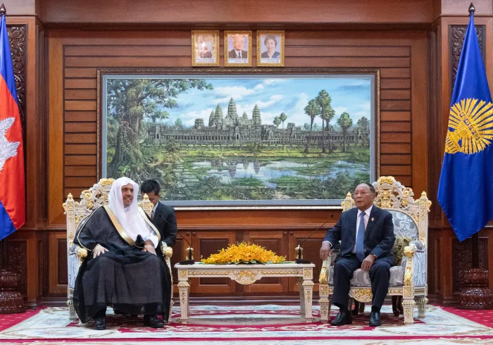 استضاف البرلمان الكمبودي معالي الشيخ د. محمد العيسى‬⁩، وقد نوّه معالي رئيس البرلمان السيد رين بالدور العالمي الذي تقوم به الرابطة