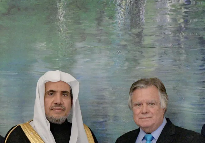 ‏في احتفالية بالعاصمة الأمريكية ⁧واشنطن⁩ :  ‏المجلس الوطني للعلاقات الأمريكية العربية يقرر منح معالي الشيخ د. ⁧محمد العيسى⁩ جائزة: "السلام العالمي للأديان"؛ تقديراً لجهوده الدولية في تعزيز السلام بين أتباع الأديان.