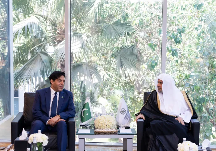 جناب دبیر کل، و رئیس انجمن علمای مسلمان، آقای دکتر شیخ محمد العیسی  ، از جناب سرتیپ ندیم احمد انجم، مدیر کل آژانس اطلاعات مشترک پاکستان استقبال نمود .