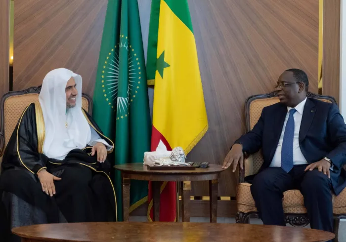 فخامة رئيس جمهورية السنغال السيد ماكي سال، مستقبلاً صاحب الفضيلة والمعالي الشيخ الدكتور محمد بن عبد الكريم العيسى، في القصر الرئاسي بالعاصمة السنغالية داكار