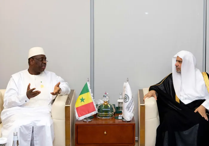 فخامة الرئيس السنغالي السيد مكي سال يزور صاحب الفضيلة معالي الشيخ محمد بن عبدالكريم العيسى في مكتبه بمدينة الرياض