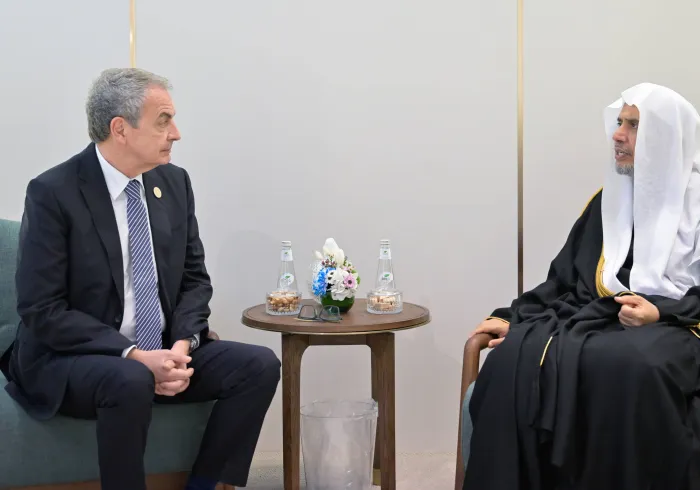 صاحب الفضيلة معالي الشيخ الدكتور محمد بن عبدالكريم العيسى يلتقي دولة رئيس وزراء مملكة إسبانيا
