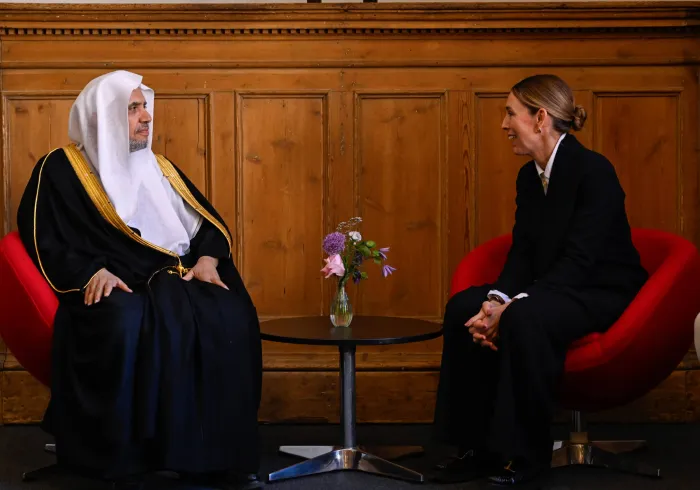 صاحب الفضيلة والمعالي، الشيخ الدكتور محمد بن عبدالكريم العيسى، خلال اجتماعه مع دولة رئيسة وزراء نيوزيلندا، السيدة جاسيندا أرديرن