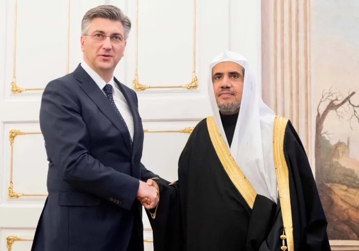 دولة رئيس الوزراء الكرواتي السيد أندريه بلينكوفيتش مرحباً بصاحب الفضيلة والمعالي الشيخ الدكتور محمد بن عبد الكريم العيسى في مقر الحكومة بالعاصمة زغرب