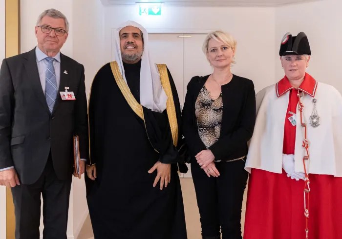 صاحب الفضيلة والمعالي الشيخ الدكتور محمد بن عبد الكريم العيسى مع رئيسة البرلمان الاتحادي السويسري و رئيس الوزراء النرويجي في أعقاب حضورهم مؤتمراً دولياً في جنيف