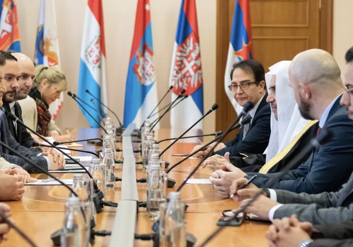دولة رئيسة وزراء جمهورية صربيا السيدة آنا برنابيتش تلتقي في مقر الحكومة في العاصمة بلغراد بصاحب الفضيلة والمعالي الشيخ الدكتور محمد بن عبد الكريم العيسى