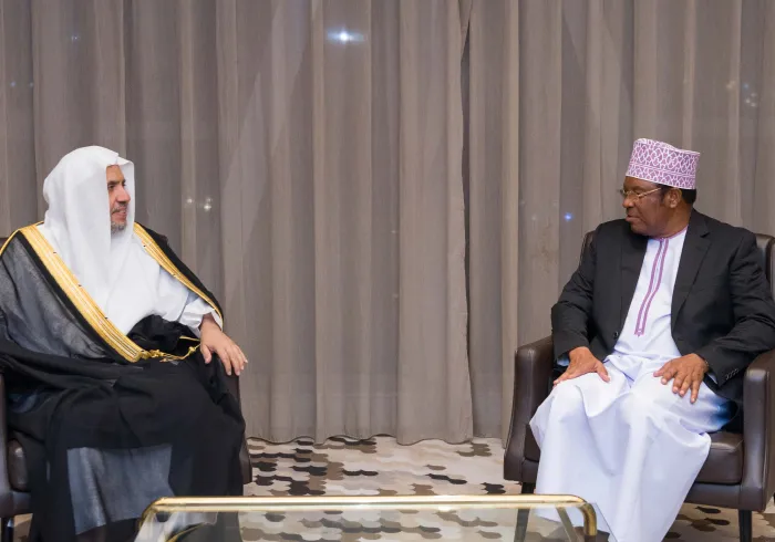 صاحب الفضيلة والمعالي الشيخ الدكتور محمد بن عبدالكريم العيسى يلتقي دولة رئيس وزراء جمهورية تنزانيا الاتحادية، السيد قاسم ماجيلوا