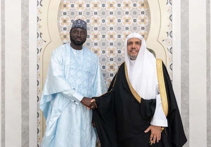 معالي وزير الخارجية الغامبي السيد د. مامادو تنغارا يلتقي معالي الأمين العام الشيخ د. محمد العيسى في العاصمة بانجول