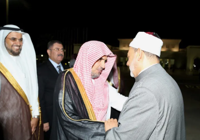 ‏معالي الأمين العام مستقبلاً اليوم بمطار الملك عبدالعزيز بجدة فضيلة الإمام الأكبر شيخ الأزهر الشريف رئيس مجلس حكماء المسلمين أ.د. أحمد الطيب.