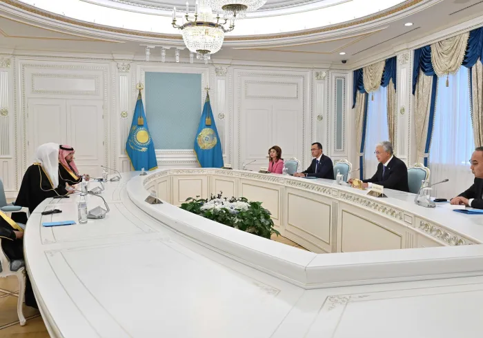Le président du Kazakhstan décerne la plus haute distinction de la République au Secrétaire général de la Ligue Islamique Mondiale