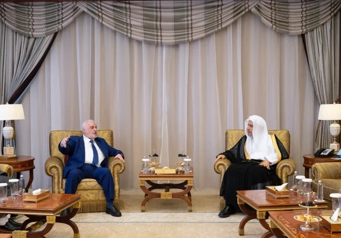 استقبل معالي الأمين العام، رئيس هيئة علماء المسلمين، فضيلة الشيخ د.⁧‫محمد العيسى‬⁩‬⁩، ظُهرَ اليوم، معاليَ وزير الأوقاف في الجمهورية العربية السورية، الدكتور محمد أبو الخير شكري