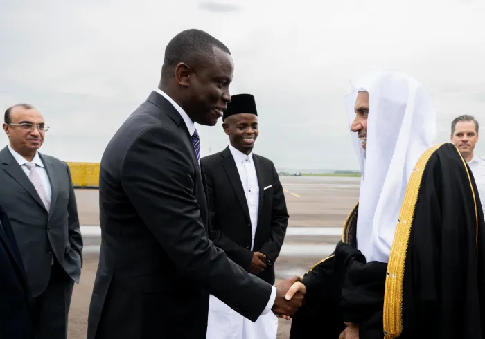 معالي الأمين العام، رئيس هيئة علماء المسلمين، الشيخ د.⁧‫محمد العيسى‬⁩‬⁩، يصل إلى العاصمة الرواندية "كيغالي"