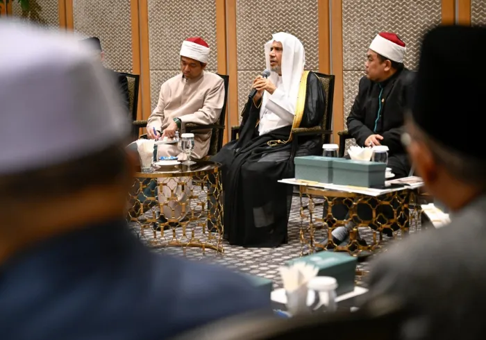 Le Secrétaire général de la Ligue islamique mondiale, Président de l’Organisation des savants musulmans, cheikh Mohammed bin Abdulkarim Al-Issa, réunit les grands oulémas de Malaisie issus de l’ensemble des États