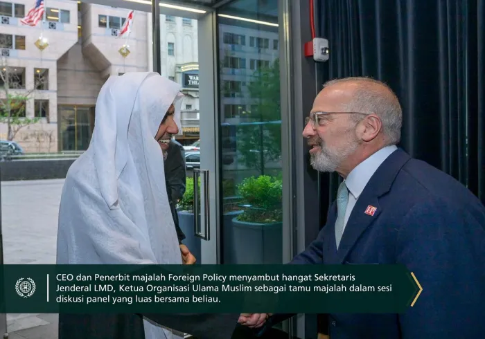 CEO, dan penerbit, majalah "Foreign Policy" menyelenggarakan sesi diskusi yang dilanjutkan dengan jamuan makan malam untuk menghormati Yang Mulia Sekretaris Jenderal LMD, Ketua Organisasi Ulama Muslim, Syekh Dr. Mohammed Al-Issa