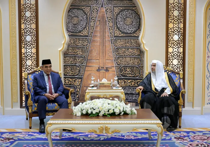 الأمين العام لرابطة العالم الإسلامي يستقبل رئيس مجلس الشورى الشعبي الإندونيسي