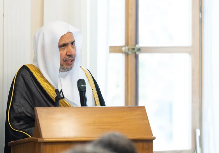 جناب دبیرکل و رئیس انجمن علمای مسلمان، آقای دکتر شیخ محمد العیسی    ، سخنرانی‌ای با عنوان “اسلام و غرب: نیاز مبرم به تجدید گفت‌وگو برای مقابله با ناآرامی‌های ژئوپلیتیک”