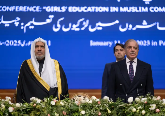 جناب دبیرکل و رئیس انجمن علمای مسلمان، دکتر شیخ محمد العیسی در جریان آغاز طرح ابتکاری آموزش دختران در جوامع مسلمان از پایتخت پاکستان، «اسلام‌آباد»، اظهار داشتند: