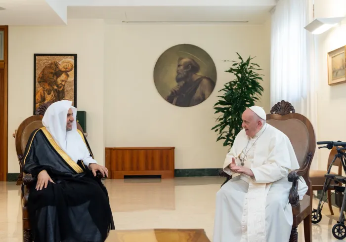 Le Secrétaire général de la Ligue islamique mondiale et président de l’Organisation des savants musulmans, cheikh Mohammed Alissa a adressé un message de condoléances au Cardinal Pietro Parolin, Secrétaire d’État du Vatican