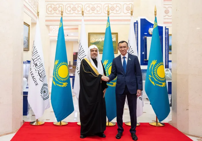 Ce matin : Le Secrétaire général de la Ligue islamique mondiale, Président de l’Organisation des savants musulmans, cheikh Mohammed Al-Issa a été accueilli par le Parlement du Kazakhstan, dans son siège à la capitale Astana