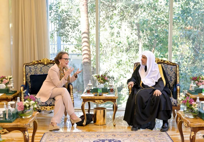 استقبل معالي الأمين العام، رئيس هيئة علماء المسلمين، فضيلة الشيخ د.محمد العيسى ، في مكتبه بالرياض ظُهر اليوم، معاليَ أمين عام الأمم المتحدة للتجارة والتنمية، السيدة ريبيكا غرينسبان