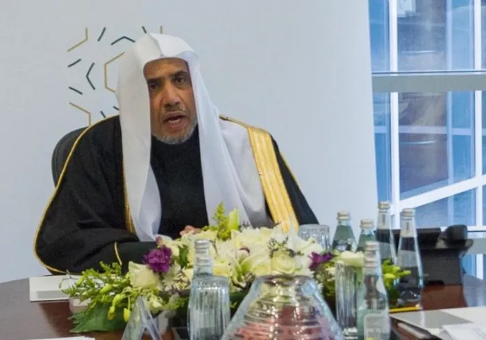 La LIM a réinventé son identité graphique : de La Mecque vers le monde. Mohammad Alissa a déclaré que ce nouveau logo “traduit sa vision, sa mission, ses objectifs et ses valeurs qui portent miséricorde et paix dans le monde”. Right-pointing triangle Pour en savoir plus