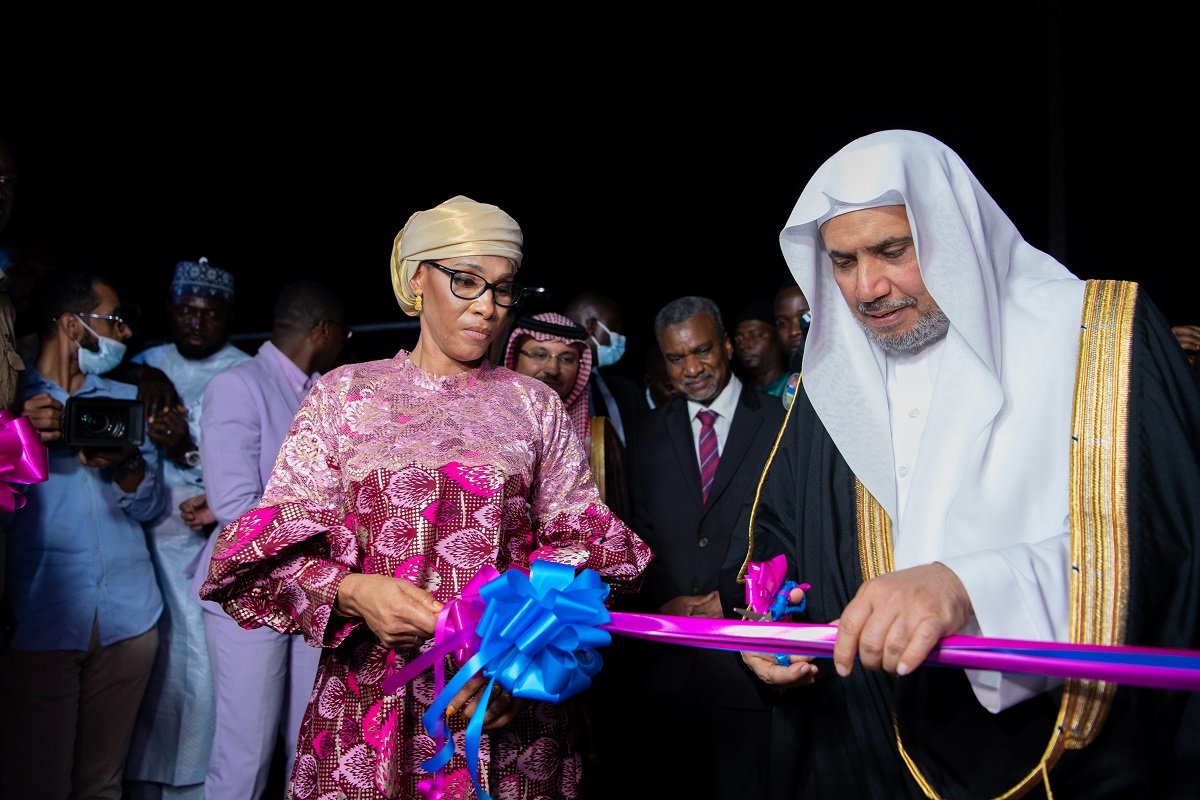 With the participation of the Gambian President:  Sheikh Dr. Al-Issa launches the Conference of Muslim Scholars in Africa