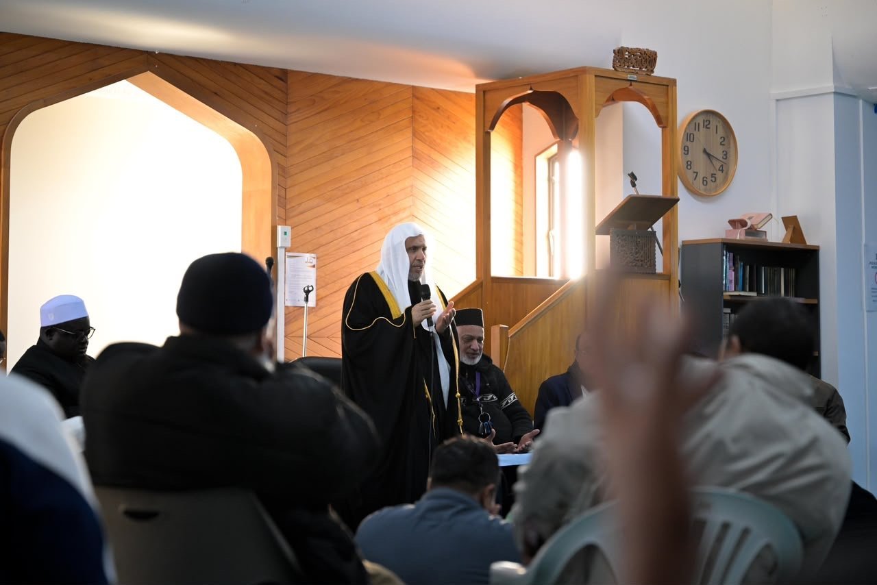 الأمين العام لرابطة العالم الإسلامي يزور مسجد النور في كرايستشيرش النيوزيلندية.. ويعلن تكفّل الرابطة بإعادة بناءه
