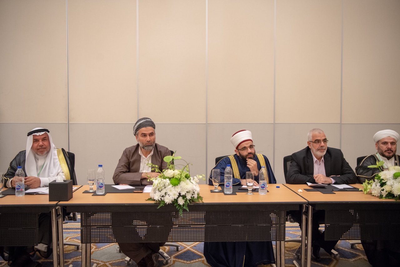 A number of the Republic of Iraq senior Scholars members.