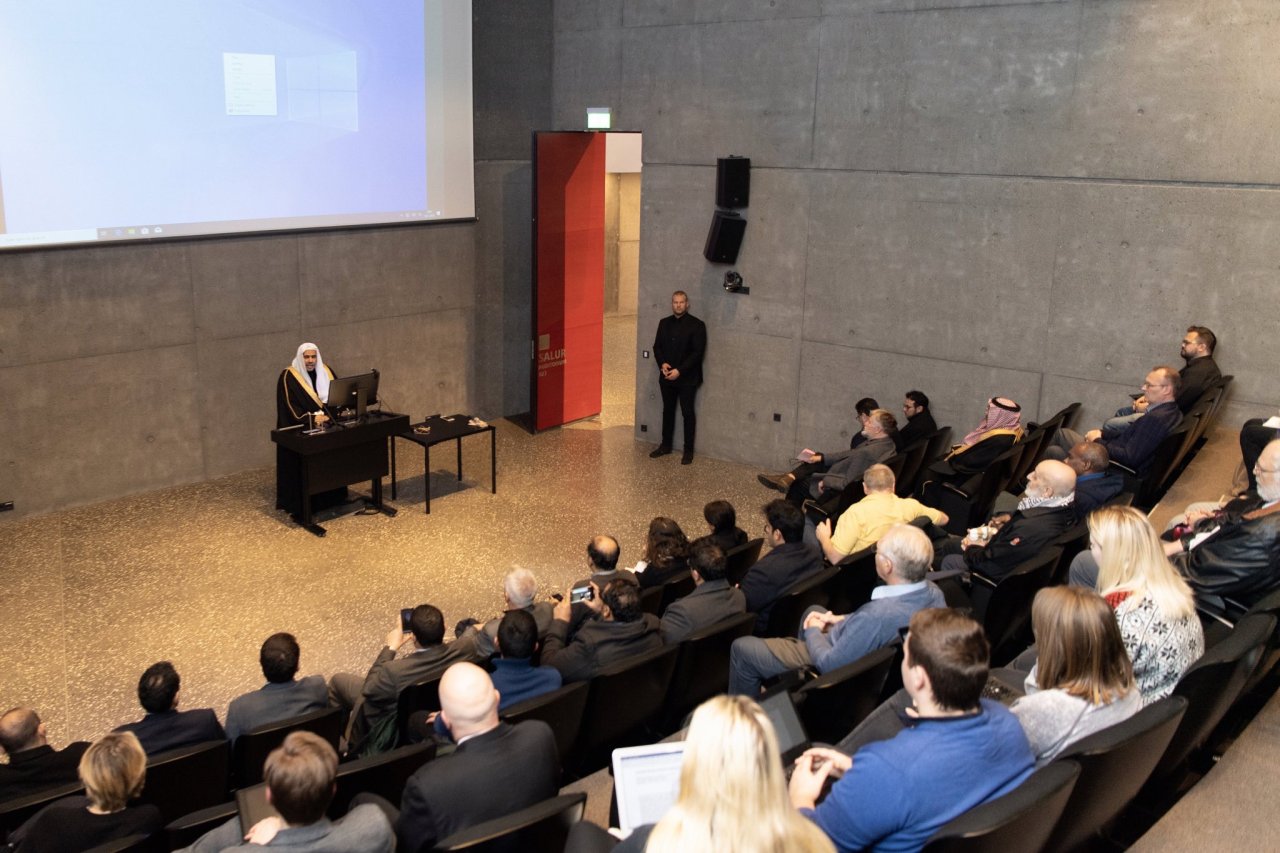 HE Dr. Mohammad Alissa addressed students &amp; engaged with leaders at the University of Iceland