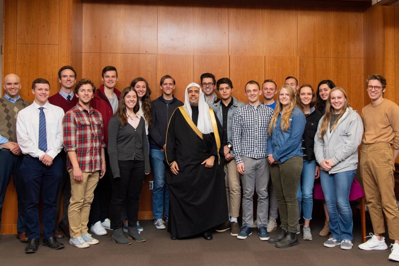 Le D.Mohammad Alissa s'est adressé aux étudiants de at BYU Kennedy Ctr à Utah sur l'importance de renforcer la tolérance la compréhension et la collaboration entre les religions. Les étudiants sont une force puissante pour la paix et le changement. LIM Utah.