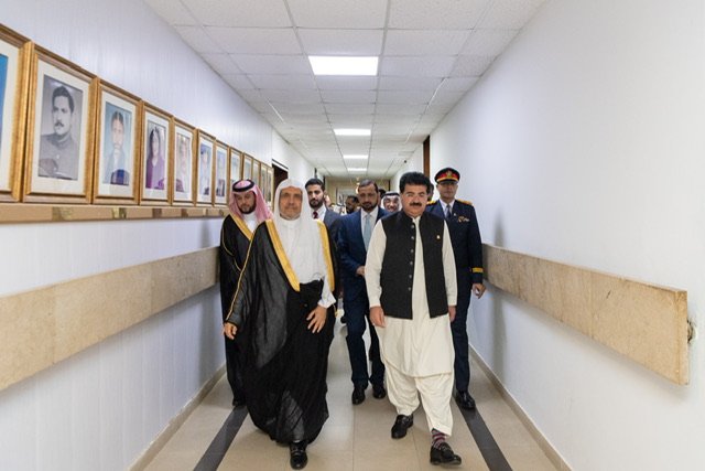 سیکرٹری جنرل ڈاکٹر#محمد العیسی چیئرمین سینٹ پاکستان جناب محمد صادق سنجرانی سے ملاقات کررہے ہیں۔