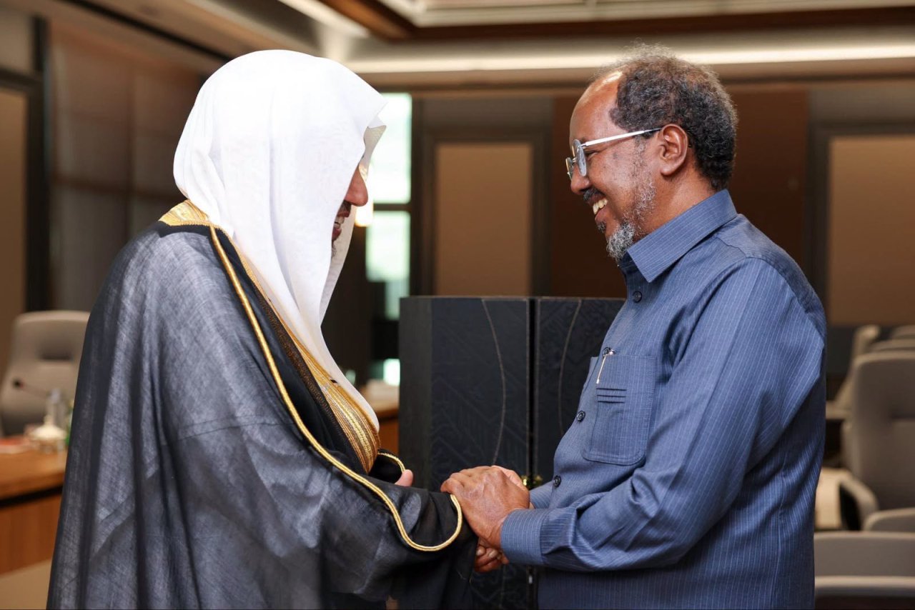 H.E. Dr. Hassan Sheikh Mohamud, the President of the Federal Republic of Somalia, received at the Presidential Palace H.E. Sheikh Dr. Mohammed Al-Issa , the Secretary-General of the MWL