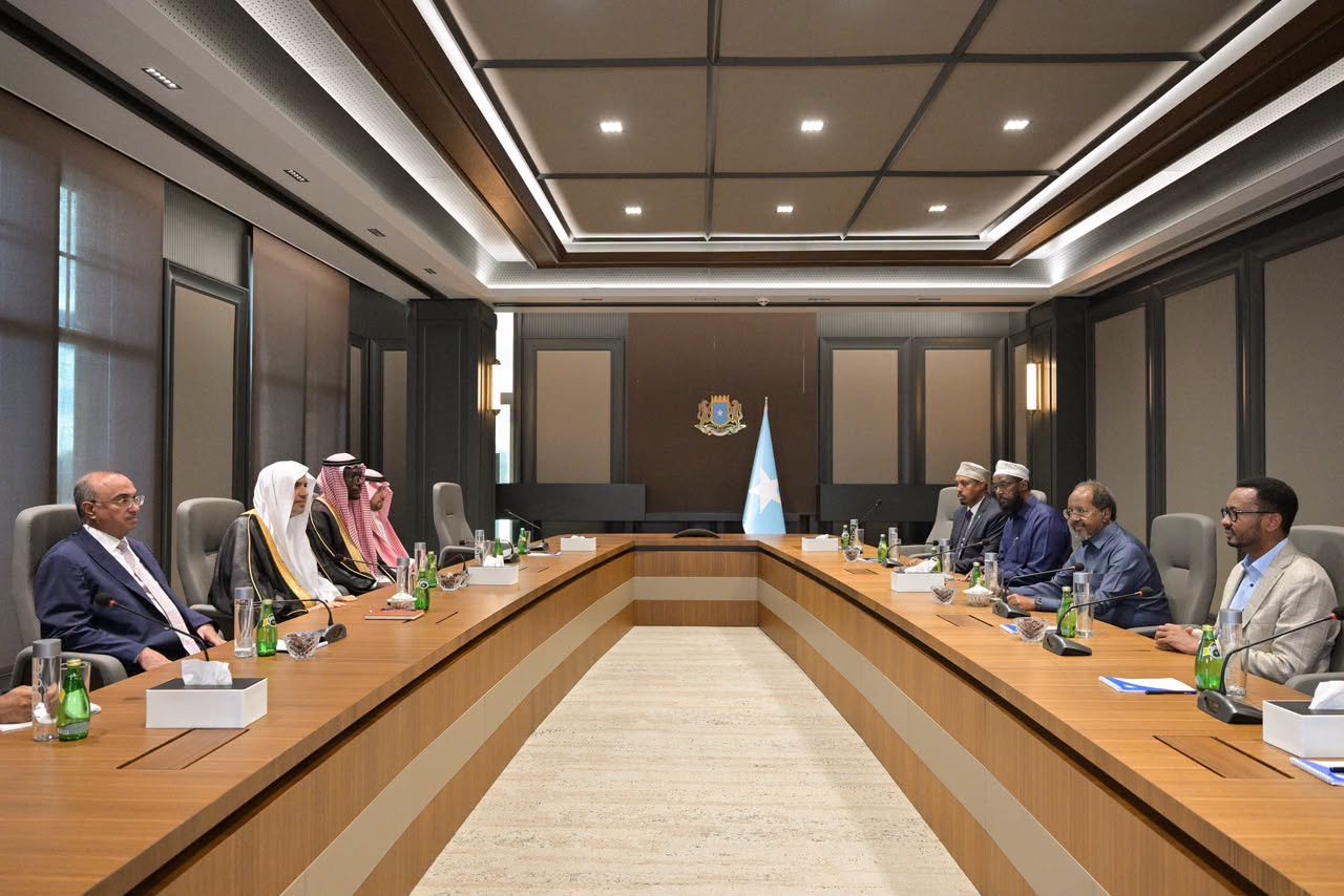 H.E. Dr. Hassan Sheikh Mohamud, the President of the Federal Republic of Somalia, received at the Presidential Palace H.E. Sheikh Dr. Mohammed Al-Issa , the Secretary-General of the MWL