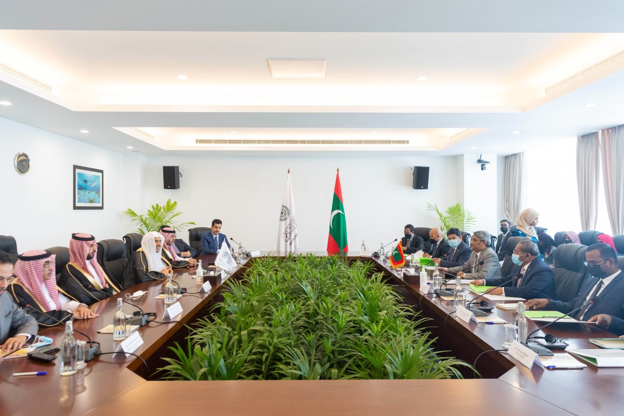 His Excellency Dr. Mohammad Alissa joined the Minister of Foreign Affairs of the Republic of Maldives, His Excellency Mr. Ahmed Khaleel