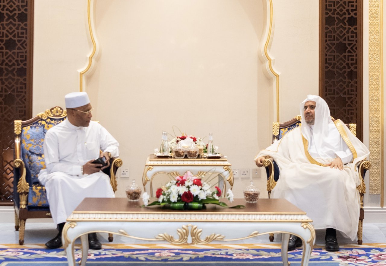 أمين رابطة العالم الإسلامي يستقبل شخصيات من كبار العلماء والمفتين والقيادات الدينية في العالم الإسلامي
